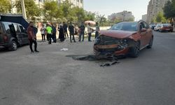 Diyarbakır’da okul çıkış saatinde trafik kazası meydana geldi
