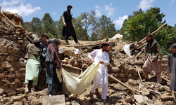 Afganistan'da art arda deprem: 250 ölü