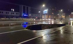 Rize’de şiddetli yağış sonrası yol çöktü