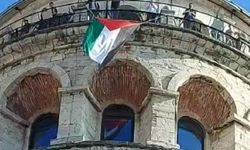 Galata Kulesi’ne Filistin bayrağı asıldı