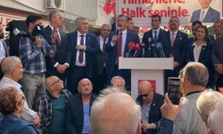 Özgür Özel, İzmir’de CHP’li delegelerle bir araya geldi