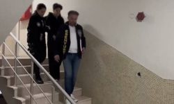 Bebeğini poşete koyup sokağa attı!