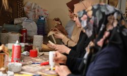  Diyarbakır’da kadınlar kurslarda üreterek terapi görüyor