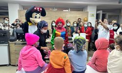 Diyarbakır’da sağlıkçılar lösemili çocuklara parti düzenledi