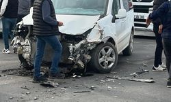Mardin’de tır ile hafif ticari araç çarpıştı