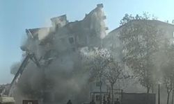 Diyarbakır’da ağır hasarlı bina çöktü
