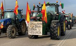 Çiftçiler traktörleriyle ülke genelinde eylemde