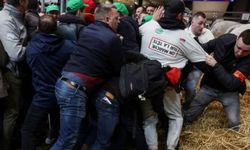Çiftçiler, Macron'un katılacağı tarım fuarını bastı