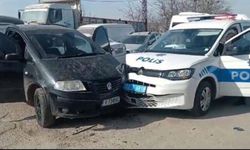 "Dur" ihtarına uymayan sürücü başka polis aracına çarptı