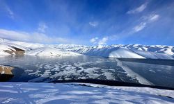 Yüksekova’daki Dilimli Barajı dondu