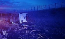 Yolcu otobüsü yan yattı: 15 yaralı