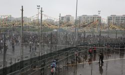 Diyarbakır, yağmura rağmen Newroz'a akın ediyor