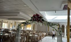 Depremde düğün salonunun tavanı çöktü