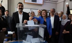 Diyarbakır’da DEM Partili eşbaşkanlar mazbatalarını alıyor