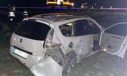 Diyarbakır’da otomobil tarlaya uçtu: 5 yaralı