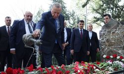 Erdoğan, Alparslan Türkeş'in kabrini ziyaret etti