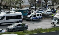 Polis aracı ile minibüs çarpıştı: 4 yaralı