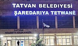 Belediye meclisi karar aldı: Kürtçe tabela asıldı