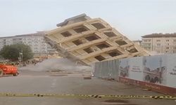 Ağır hasarlı 6 katlı bina yıkılırken çöktü