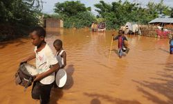 Şiddetli yağışlar 277 can aldı; salgın hastalıklar başladı
