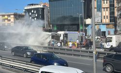 İstanbul'da metrobüste yangın çıktı