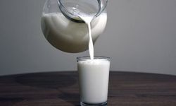 Yoksul çocuklar yeterince süt tüketemiyor