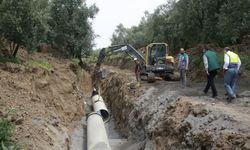 Borular patladı, çiftçi susuz kaldı