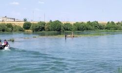 Diyarbakır’da 3 kişilik aile Dicle Nehri’nde mahsur kaldı