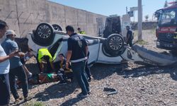 Diyarbakır’da feci kaza: 3 metreden ters döndü