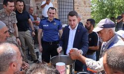 Diyarbakır Hazro’da 1000 kişiye aşure dağıtıldı