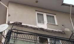 İstanbul’da 6 katlı binada balkon çöktü