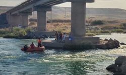 Diyarbakır’da baraj kapakları açılınca piknikçiler suda mahsur kaldı