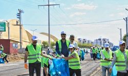 Diyarbakır’da Eş başkanlar çöp topladı