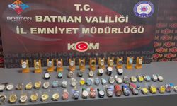 Batman'da üzerinde 62 adet kaçak saat ile yakalandı