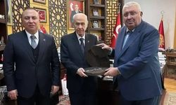 Bahçeli’nin silahla çekilmiş fotoğrafı yeniden paylaşıldı