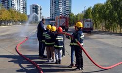 Diyarbakır’da çocuklara itfaiye ve trafik eğitimi