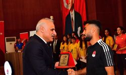 Diyarbakır Valisi Zorluoğlu'ndan genç sporculara destek