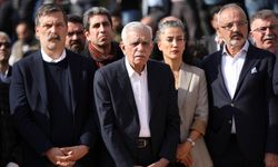 AHMET TÜRK:  ÖNCE ELİNİZDEKİ SOPAYI BIRAKIN