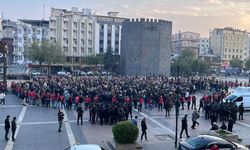 Diyarbakır'da kayyumları protesto eden DEM Parti: Belediyeler halkındır