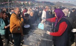 Hamsi festivalinde buluştular, 10 ton balık tükettiler