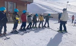 Hakkari'de geleceğin kayakçıları yetiştiriliyor