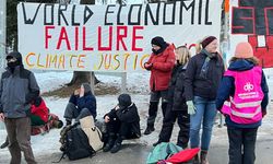 Davos'ta Dünya Ekonomik Forumu protesto ediliyor