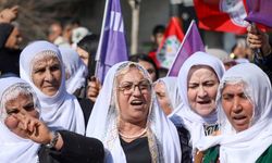 DEM Parti'den Anneler Günü mesajı: En güzel armağan barış olacak