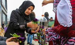 Diyarbakır’da geri dönüşüm malzemeleri kadın eliyle renklendi