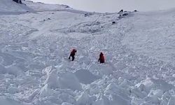 Erciyes kayak merkezine çığ düşme anı görüntülendi