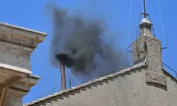 Vatikan’da şapelden yine siyah duman yükseldi!