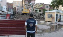Diyarbakır’da polis eşliğinde yıkım sürüyor