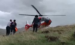 Dağda mahsur kalan vatandaş helikopter ambulansla kurtarıldı
