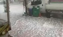 Batman’da dolu yağışı kenti beyaza bürüdü