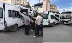 Batman’da minibüsler çarpıştı: Çok sayıda yaralı